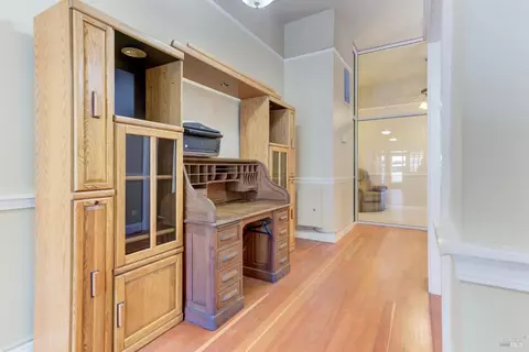 Entry Way - 1713 Sonoma Blvd, Vallejo, CA 94590 photo 2 of 4