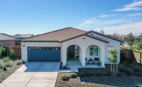 1785 Butterfly Ln, Dixon, CA 95620