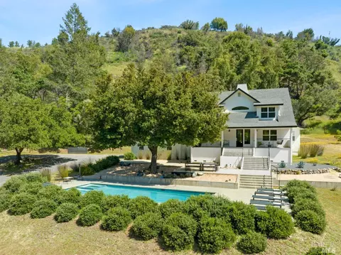 5760 Chemise Rd, Healdsburg, CA 95448