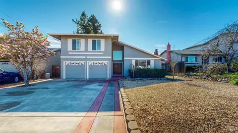 Exterior - 524 Ely Blvd S, Petaluma, CA 94954 photo 2 of 3