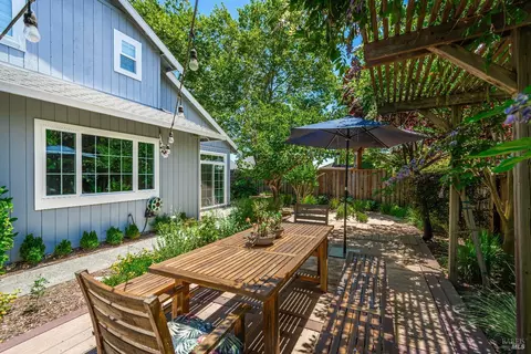 Exterior - 2 Wesley Ct, Napa, CA 94558 photo 19 of 23