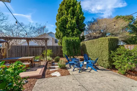 Exterior - 2 Wesley Ct, Napa, CA 94558 photo 8 of 23