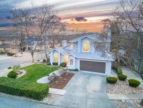 2 Wesley Ct, Napa, CA 94558
