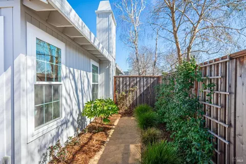 Exterior - 2 Wesley Ct, Napa, CA 94558 photo 22 of 23