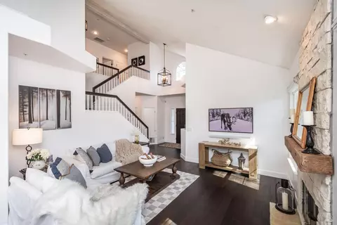 Living - 2 Wesley Ct, Napa, CA 94558 photo 3 of 3