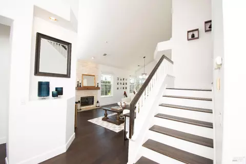 Entry Way - 2 Wesley Ct, Napa, CA 94558 photo 2 of 3