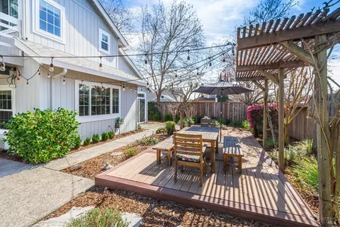 Exterior - 2 Wesley Ct, Napa, CA 94558 photo 11 of 23
