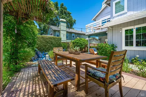 Exterior - 2 Wesley Ct, Napa, CA 94558 photo 17 of 23