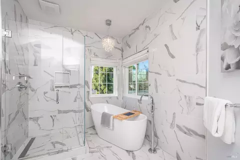 Bath - 2 Wesley Ct, Napa, CA 94558 photo 4 of 6