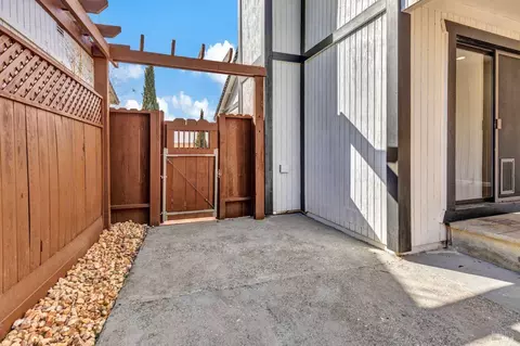 242 Toledo Ct, Vallejo, CA 94591 photo 12