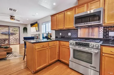 242 Toledo Ct, Vallejo, CA 94591 photo 8