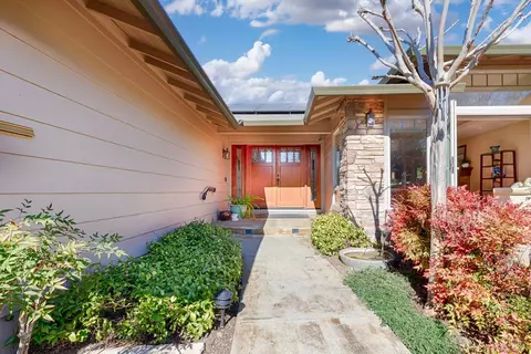 7415 Birchbark Dr, Santa Rosa, CA 95409