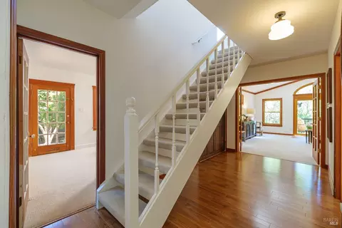 Entry Way - 225 Cascade Dr, Fairfax, CA 94930 photo 3 of 4
