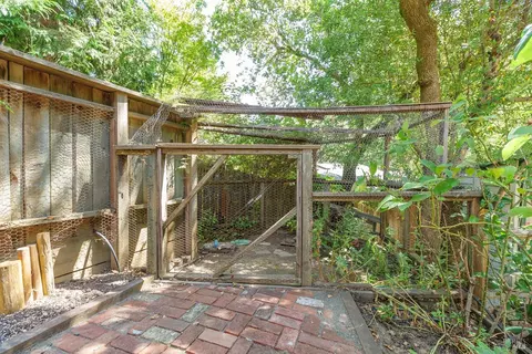 Exterior - 225 Cascade Dr, Fairfax, CA 94930 photo 22 of 35
