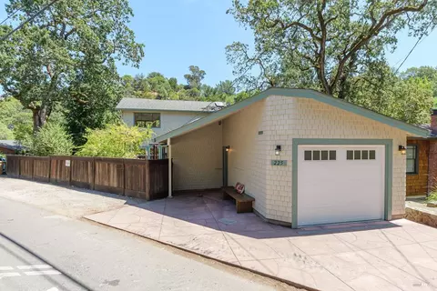 Exterior - 225 Cascade Dr, Fairfax, CA 94930 photo 32 of 35