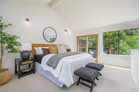 Bedroom - 225 Cascade Dr, Fairfax, CA 94930 photo 6 of 7