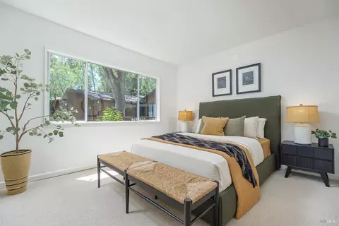 Bedroom - 225 Cascade Dr, Fairfax, CA 94930 photo 1 of 7