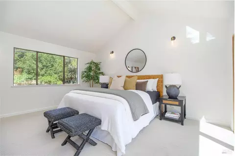 Bedroom - 225 Cascade Dr, Fairfax, CA 94930 photo 4 of 7