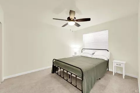 Bedroom - 910 Mason Ct, Dixon, CA 95620 photo 5 of 12