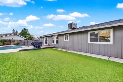 Exterior - 910 Mason Ct, Dixon, CA 95620 photo 18 of 25