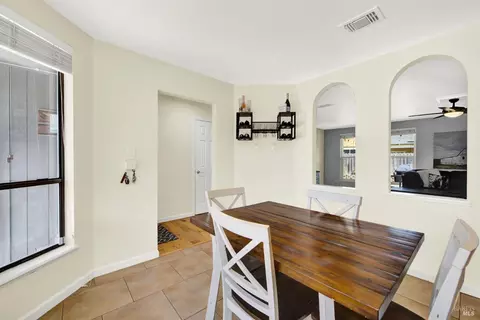 Dining - 910 Mason Ct, Dixon, CA 95620 photo 6 of 6