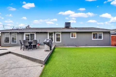 Exterior - 910 Mason Ct, Dixon, CA 95620 photo 17 of 25
