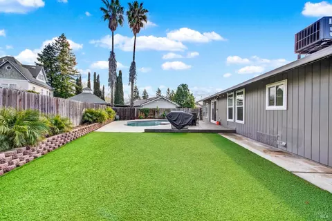 Exterior - 910 Mason Ct, Dixon, CA 95620 photo 19 of 25