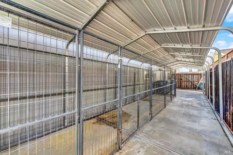 Exterior - 910 Mason Ct, Dixon, CA 95620 photo 23 of 25