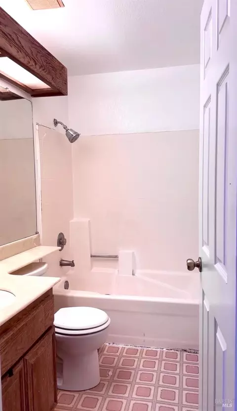 Bath - 748 N Regatta Dr, Vallejo, CA 94591 photo 4 of 4