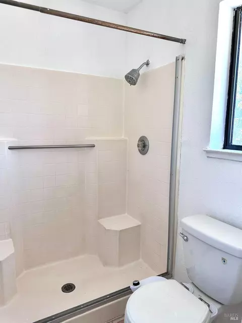 Bath - 748 N Regatta Dr, Vallejo, CA 94591 photo 3 of 4