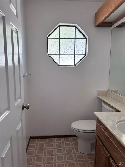 Bath - 748 N Regatta Dr, Vallejo, CA 94591 photo 1 of 4