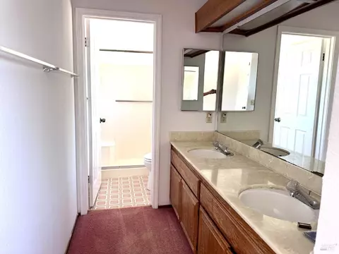 Bath - 748 N Regatta Dr, Vallejo, CA 94591 photo 2 of 4