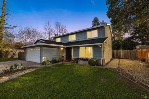 515 Calmace Dr, Dixon, CA 95620