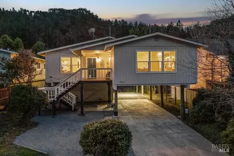 17862 Orchard Ave, Guerneville, CA 95446