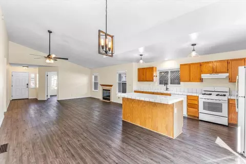 537 Cockspur Ct, Windsor, CA 95492 photo 5
