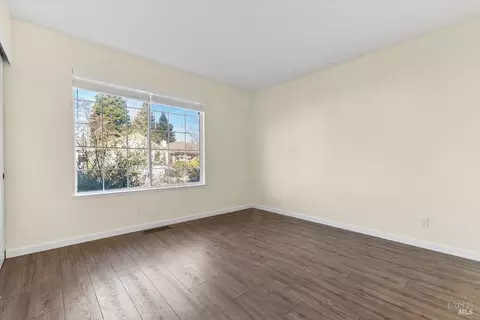 537 Cockspur Ct, Windsor, CA 95492 photo 9