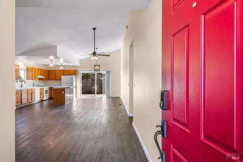 537 Cockspur Ct, Windsor, CA 95492 photo 3