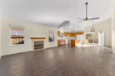 537 Cockspur Ct, Windsor, CA 95492 photo 4