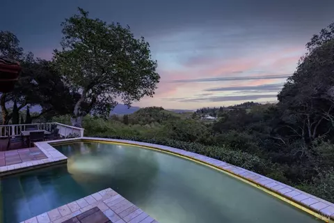 8300 Sonoma Mountain Rd, Glen Ellen, CA 95442