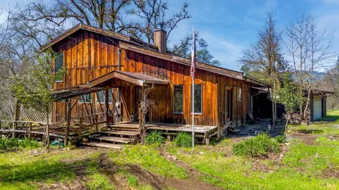 8810 East Rd, Redwood Valley, CA 95470