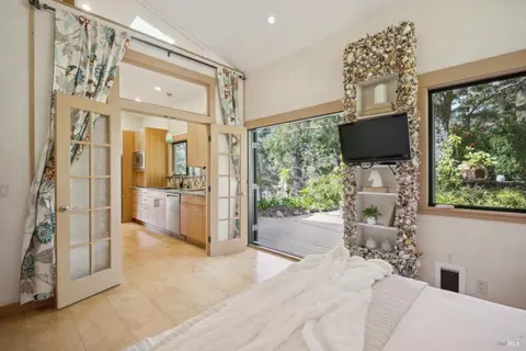 Bedroom - 224 Arroyo Rd, Forest Knolls, CA 94933 photo 4 of 9