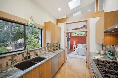 Kitchen - 224 Arroyo Rd, Forest Knolls, CA 94933 photo 7 of 7
