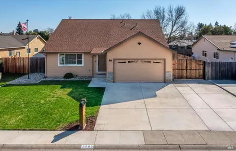1385 Macdonald Ct, Dixon, CA 95620