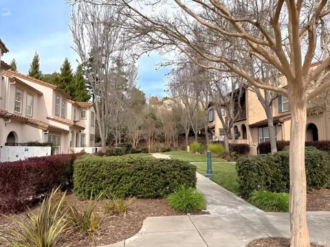 2234 Tokay St, Santa Rosa, CA 95404