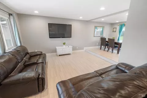 442 Violet Ct, Fairfield, CA 94533 photo 9