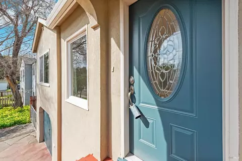 208 Delaware St, Vallejo, CA 94590 photo 4