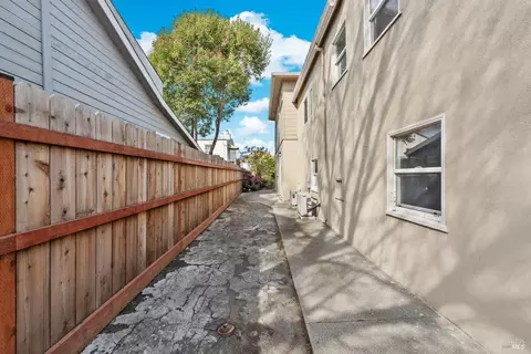 208 Delaware St, Vallejo, CA 94590 photo 40