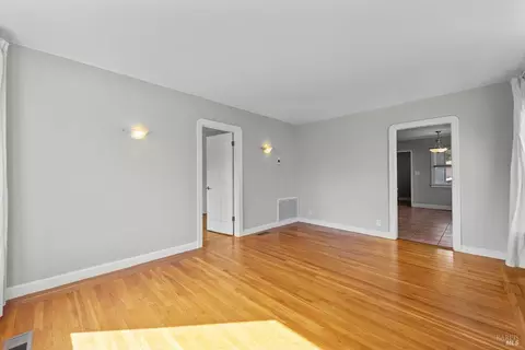 208 Delaware St, Vallejo, CA 94590 photo 5