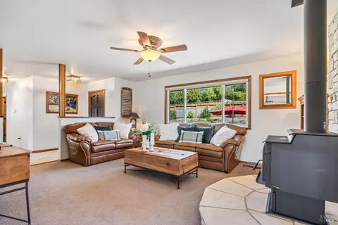 Living - 4630 Maddocks Rd, Sebastopol, CA 95472 photo 2 of 3