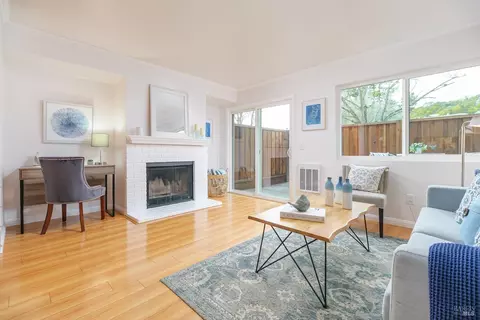 626 Racquet Club Cir, Rohnert Park, CA 94928